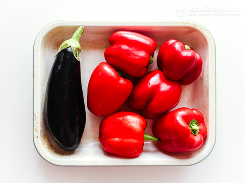 Ajvar Dip (Roasted Red Pepper Sauce) Ajvar Dip (Roasted Red Pepper Sauce)