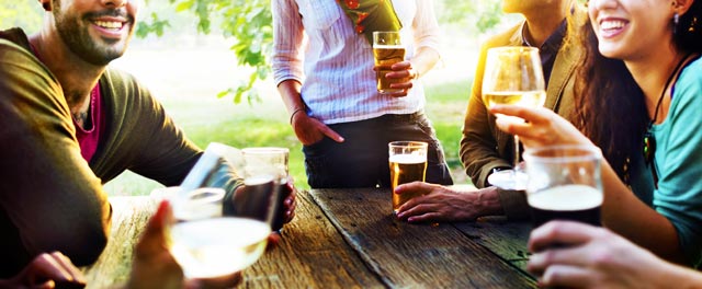 The Benefits and Risks of Alcohol Consumption The Benefits and Risks of Alcohol Consumption