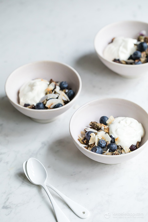 Blueberry Chia Seed Crisp (low-carb, keto, paleo, vegetarian) Low-Carb Blueberry Chia Crisp