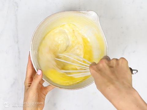 Low-Carb Carrot, Zucchini & Lemon Curd Poke Cake (low-carb, gluten-free, primal) Low-Carb Carrot & Lemon Curd Poke Cake