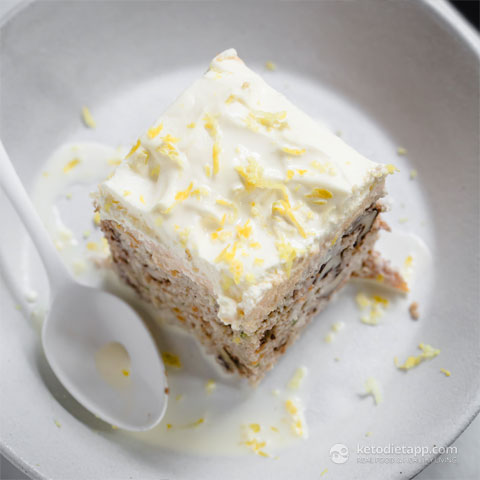 Low-Carb Carrot, Zucchini & Lemon Curd Poke Cake (low-carb, gluten-free, primal) Low-Carb Carrot & Lemon Curd Poke Cake