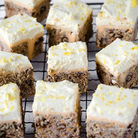 Low-Carb Carrot, Zucchini & Lemon Curd Poke Cake (low-carb, gluten-free, primal) Low-Carb Carrot & Lemon Curd Poke Cake