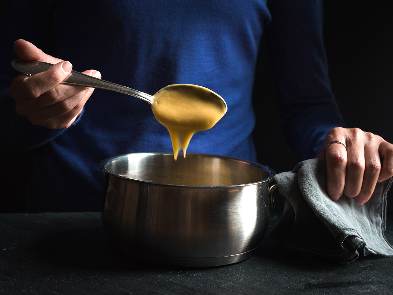 How To Thicken Sauce Without Flour: Complete Guide To Low-Carb and Gluten-Free Thickeners