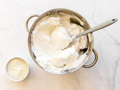 Fluffy Keto Angel Food Cake (gluten-free, sugar-free, paleo) Fluffy Keto Angel Food Cake