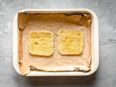 Keto Cranberry Brie Toasts (low-carb, primal, grain-free) Low-Carb Cranberry Brie Toasts