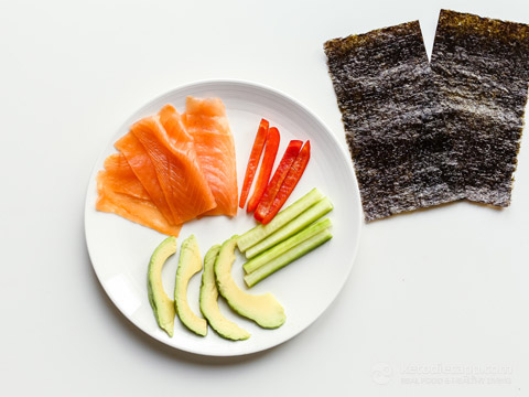 Keto Smoked Salmon & Avocado Sushi Rolls (low-carb, grain-free, paleo) Keto Smoked Salmon & Avocado Sushi Rolls