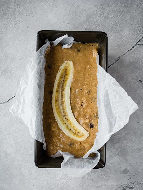 Low-Carb Chocolate Chip Banana Bread (low-carb, paleo, grain-free) Low-Carb Chocolate Chip Banana Bread
