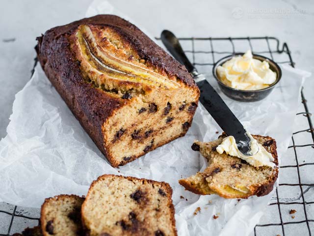 Low-Carb Chocolate Chip Banana Bread