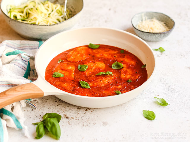 Low-Carb Marinara Halloumi Skillet