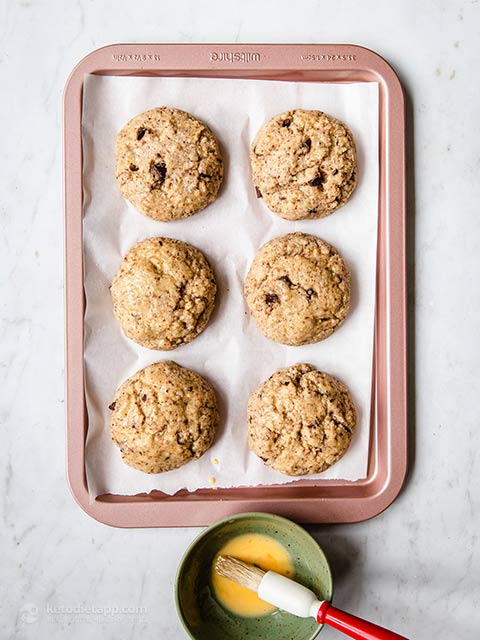 Low-Carb Yeast Hot Cross Buns (keto, gluten-free, grain-free) Low-Carb Yeast Hot Cross Buns