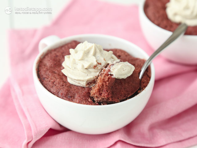 Low-Carb Red Velvet Mug Cake